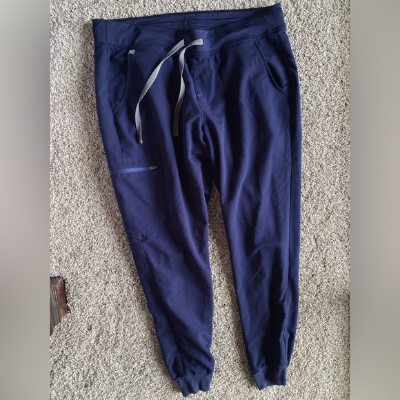 FIGS Navy Jogger Scrub Pants Women's  - Picture 2 of 5